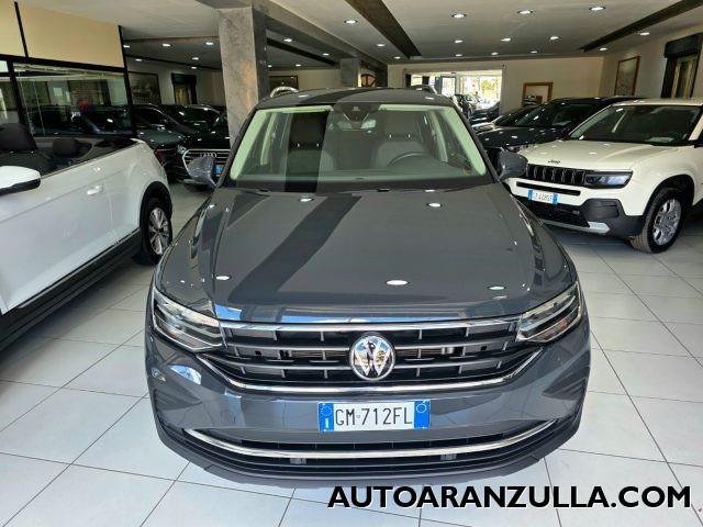 VOLKSWAGEN Tiguan 2.0 Life TDI 150CV SCR DSG - Fari a Led