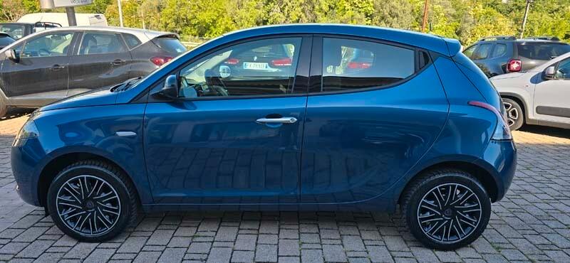 Lancia Ypsilon 1.0 70cv Hybrid GOLD