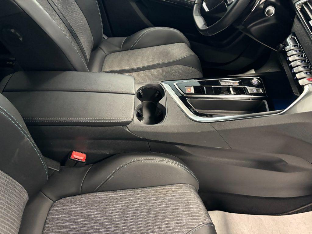 Peugeot 5008 7 Posti EAT8 Allure Pack 1.5 Diesel