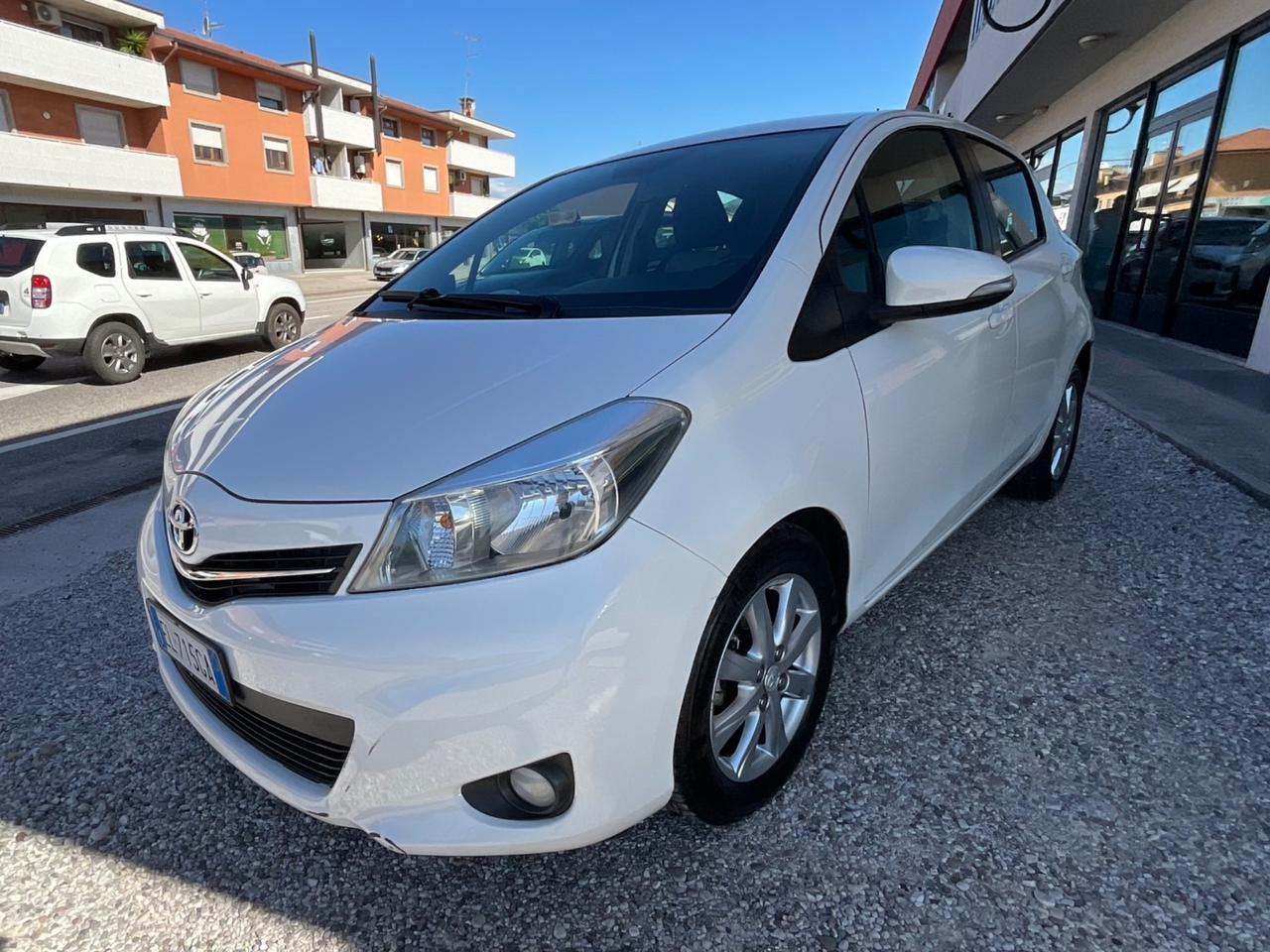 Toyota Yaris 1.4 D-4D 5 porte Lounge