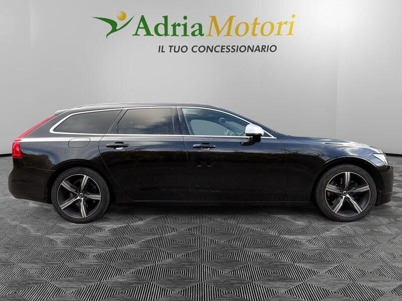 Volvo V90 D4 R-design