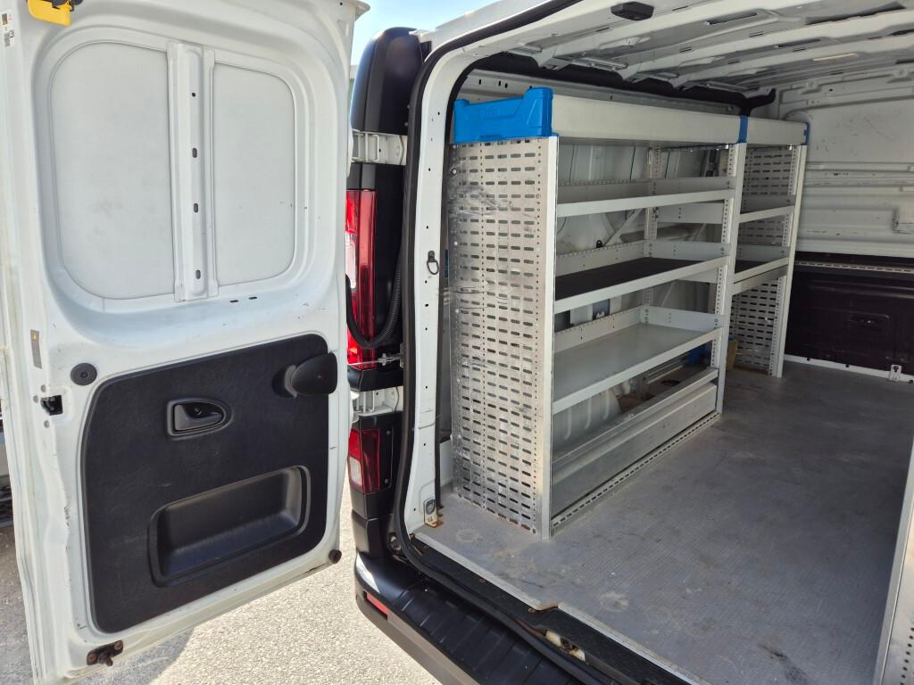 Renault Trafic 1.6 dci 120cv 3 posti SCAFFALI