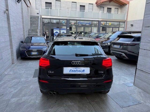 AUDI Q2 35 TFSI S tronic Identity Black