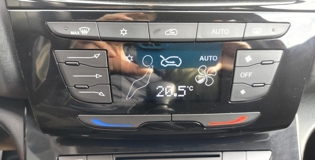 Lancia Ypsilon 1.0 firefly hybrid Gold s&s 70cv 5p.ti