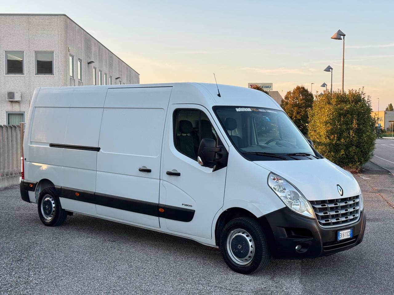 Renault Master 2.3 DCI 125cv L3H2