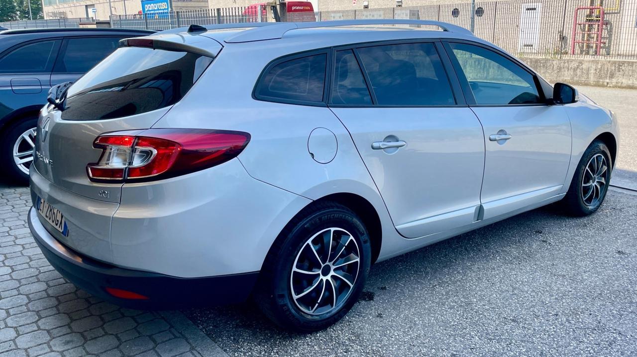 Renault Megane Mégane 1.5 dCi 110CV EDC SporTour Limited LED