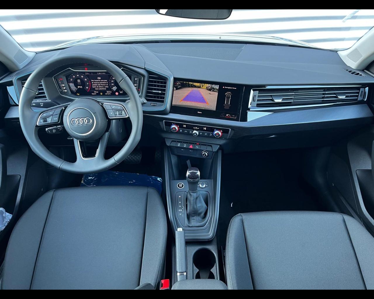 AUDI A1 ALLSTREET 30 TFSI S-TRONIC IDENTITY CONTRAST