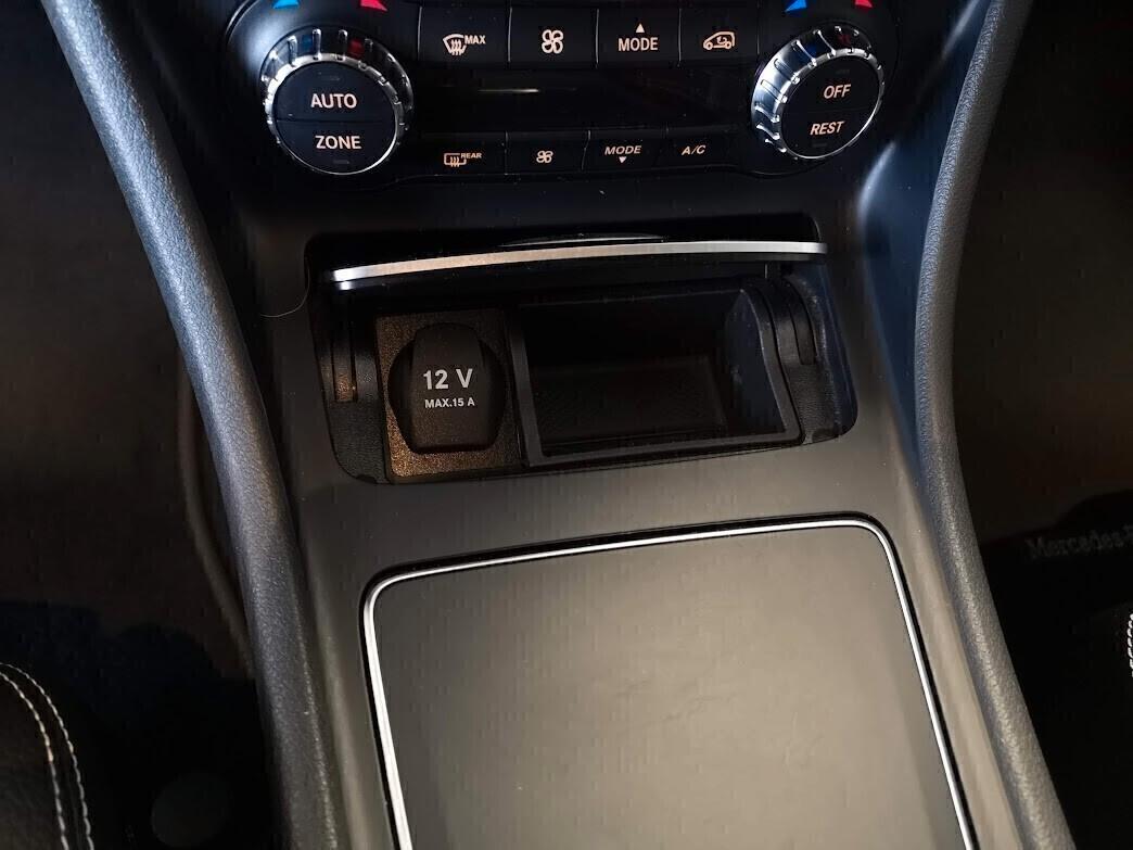 Mercedes-benz GLA 200 180 d Sport 4 MATIC