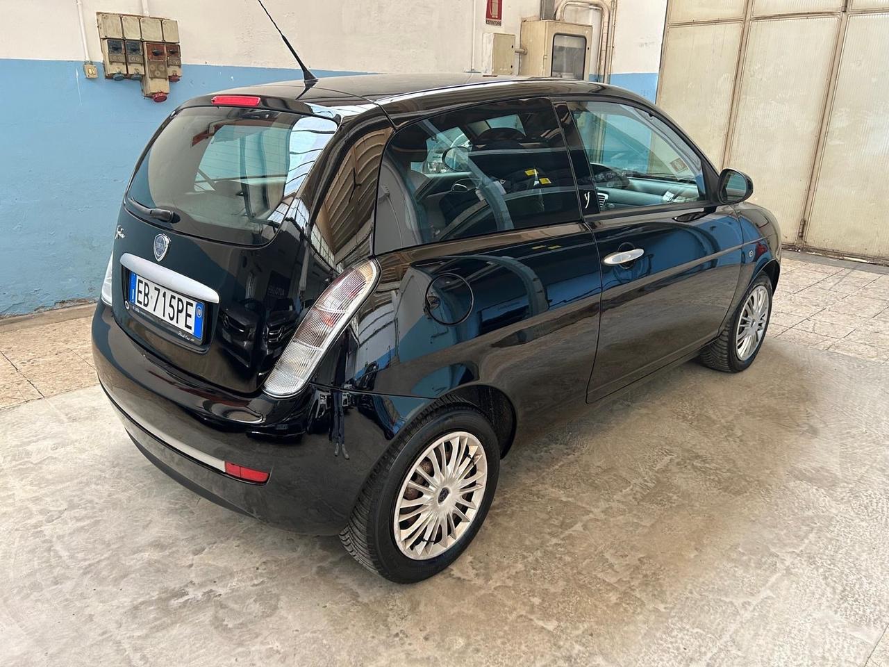 Lancia Ypsilon 1.2 Argento
