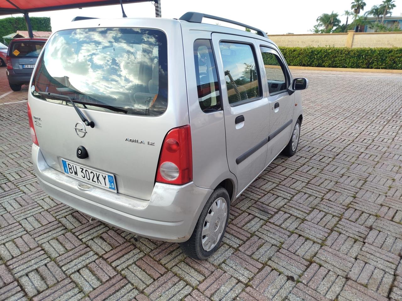 Opel Agila 1.2 16V Comfort