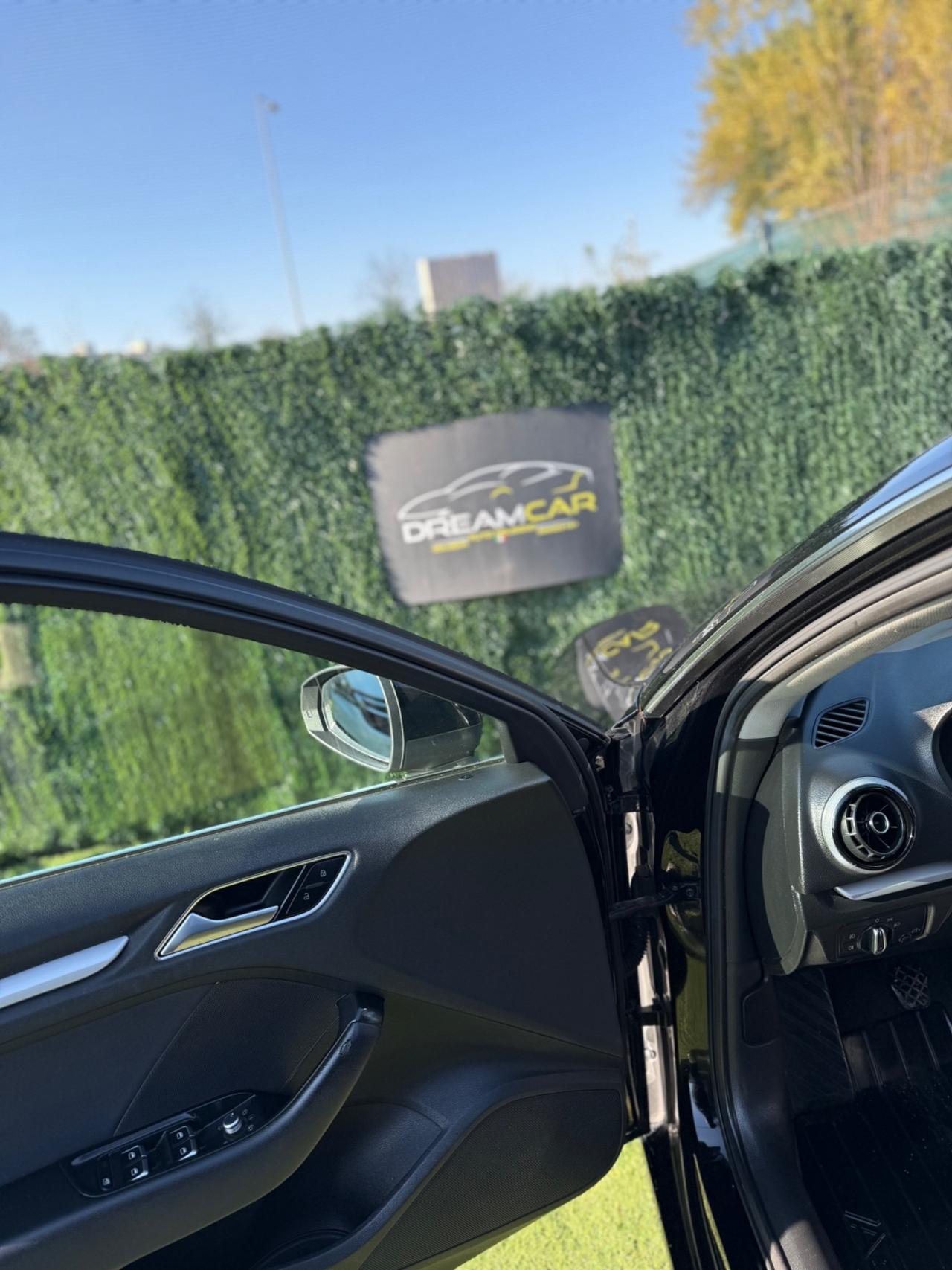 Audi A3 2014 1.6 DIESEL NEOPATENTATI FARI LED NAVI FULL