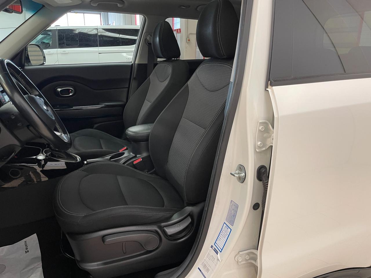 Kia Soul Your 1.6 crdi 16v c.auto-Ok Neopatentati-LEGGI SOTTO