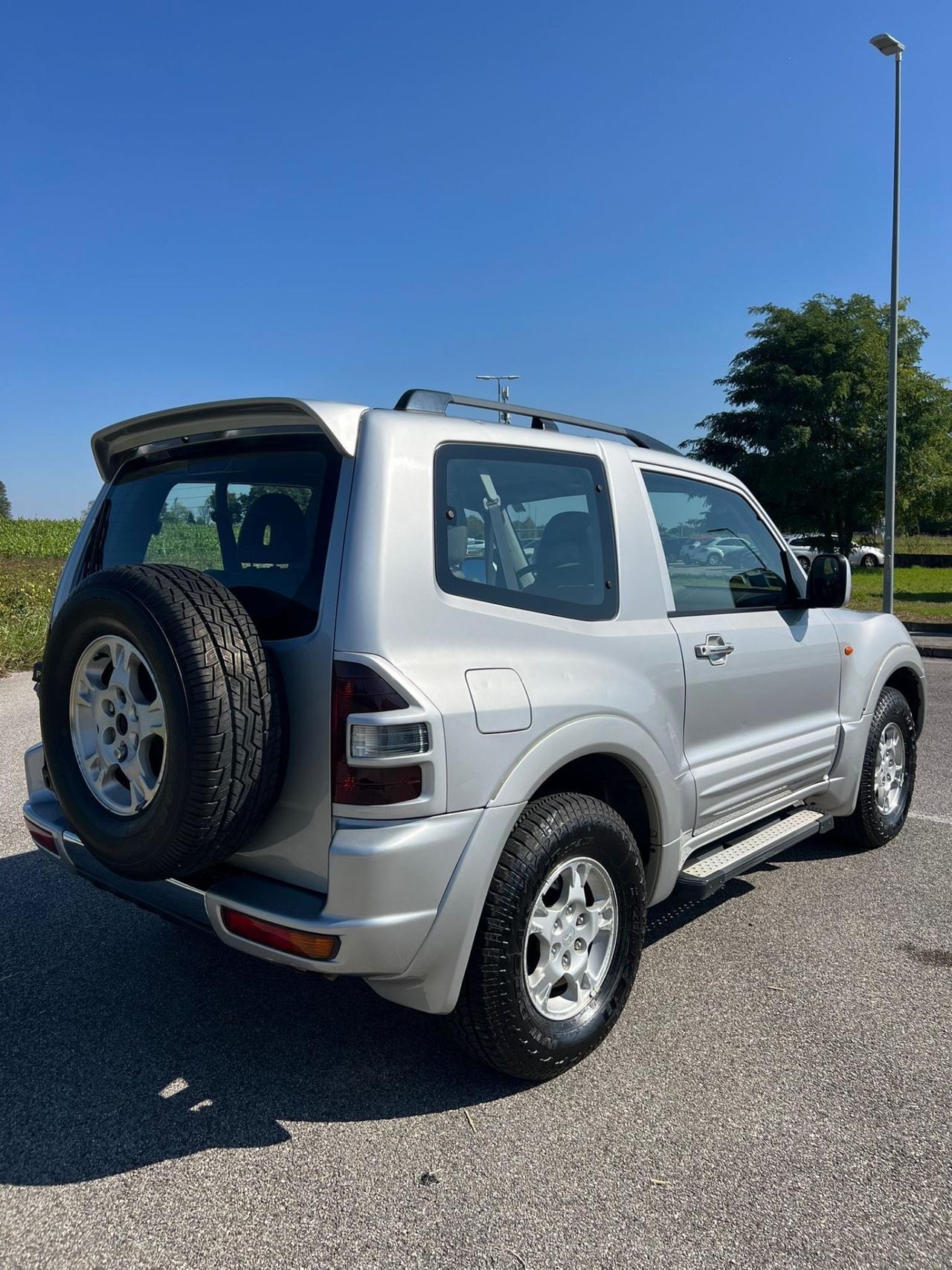 Mitsubishi Pajero 3.2 16V DI-D 3p. GLS