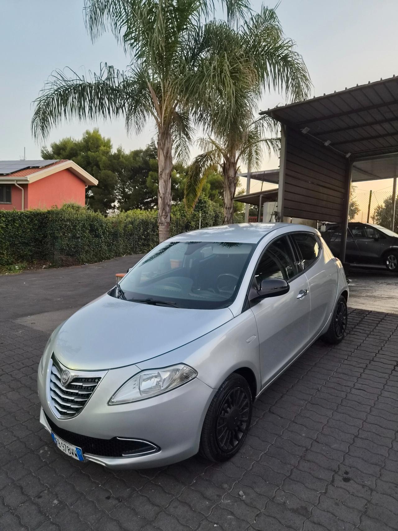Lancia Ypsilon 1.2 69 CV 5 porte Platinum