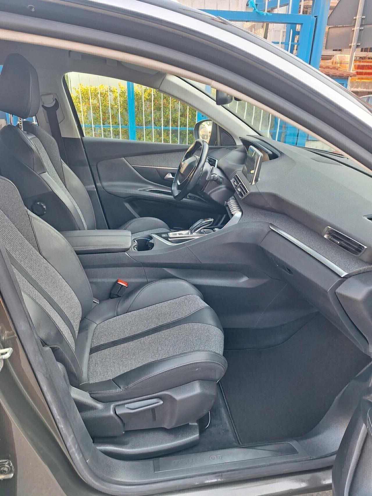Peugeot 3008 BlueHDi 130 S&S EAT8 Allure