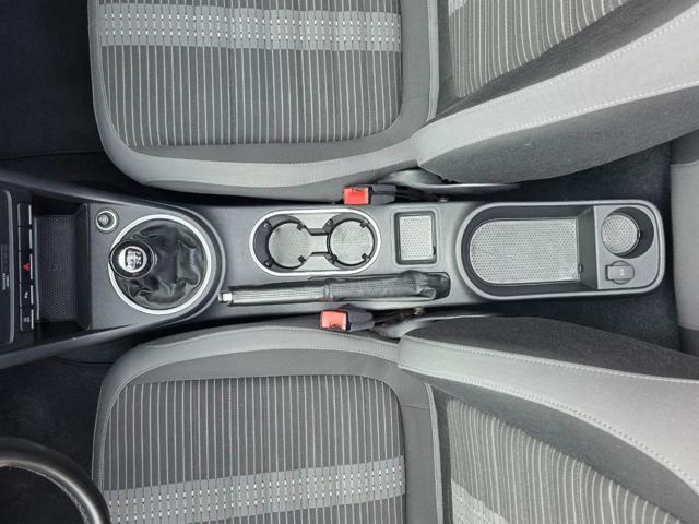 VOLKSWAGEN Maggiolino Cabrio 2.0 TDI Sport 6 marce FARI LED