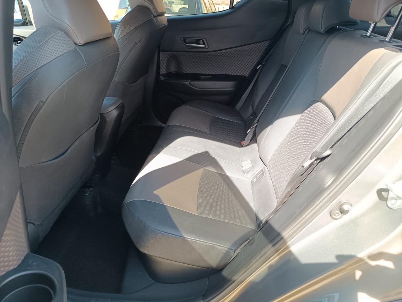 Toyota C-HR 2.0 Hybrid E-CVT Lounge