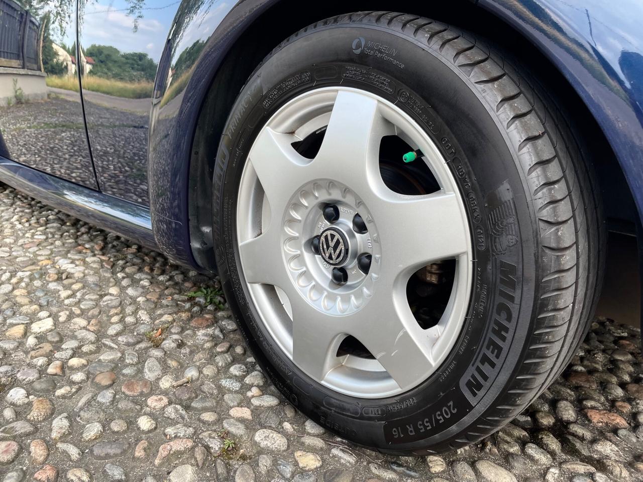 Volkswagen New Beetle 1.6 *SOLO 59000 KM*