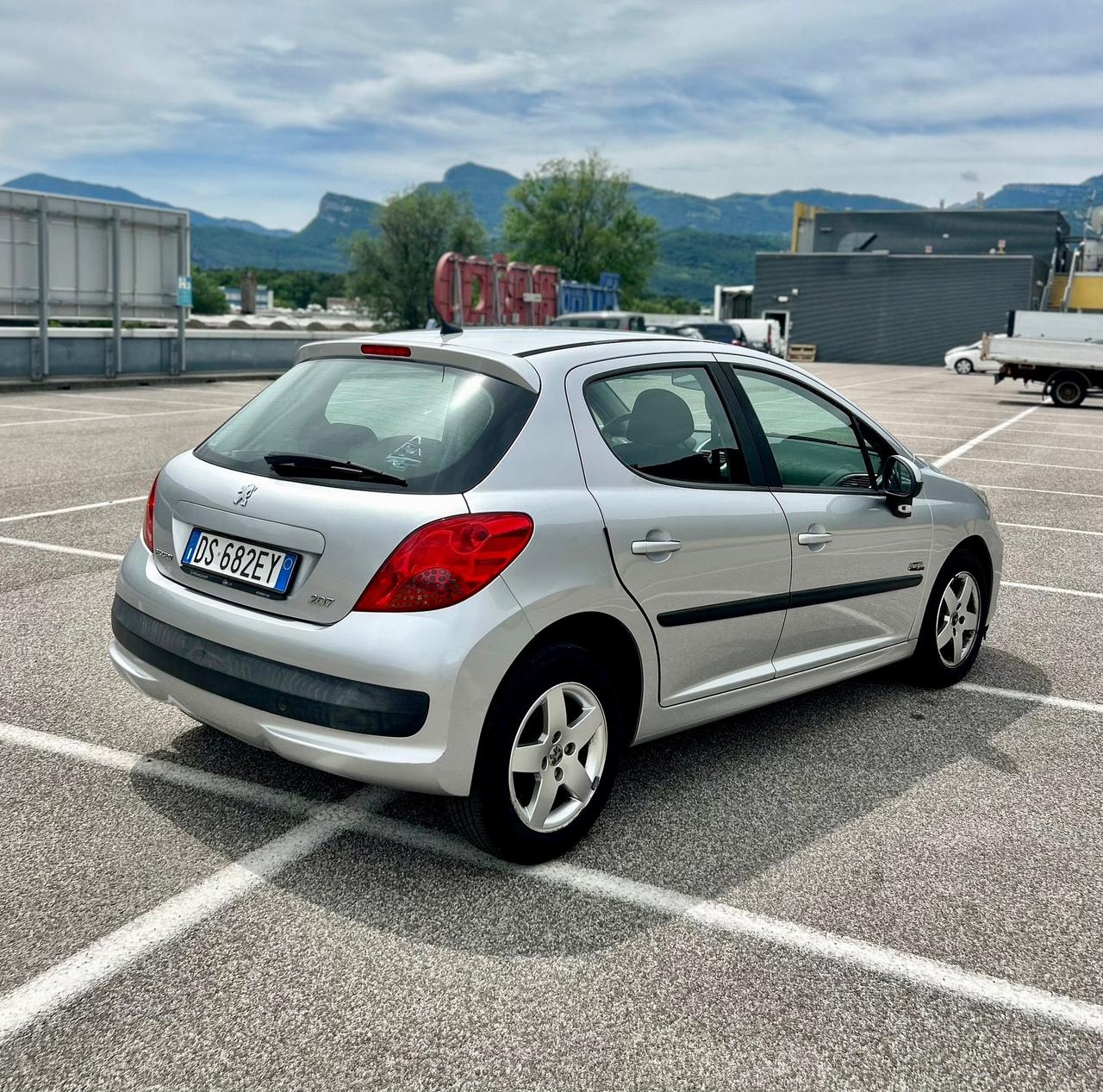 Peugeot 207 1.4 VTi 95CV 5p. Active XS Neopatentati