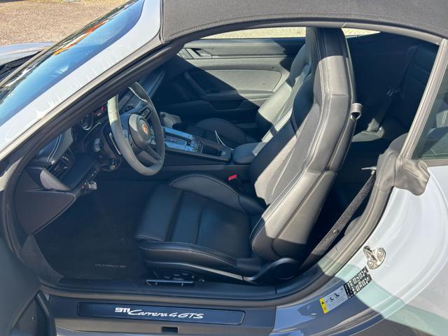 PORSCHE 911 Carrera 4 GTS Cabriolet