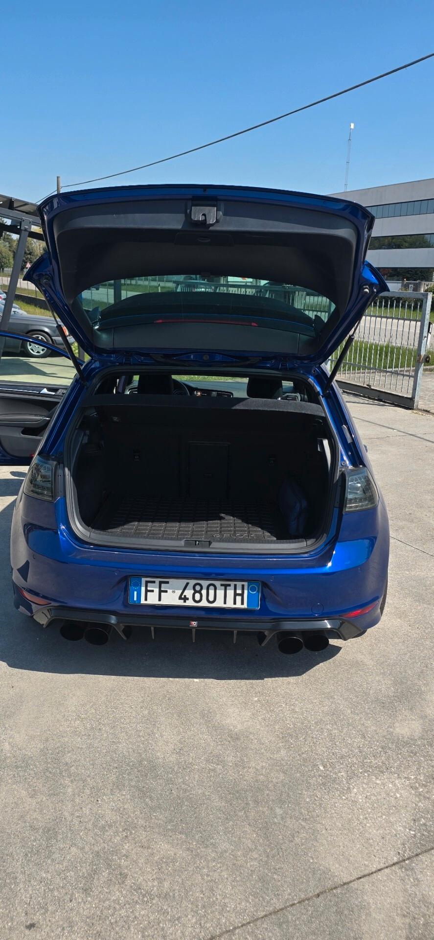 Volkswagen Golf R