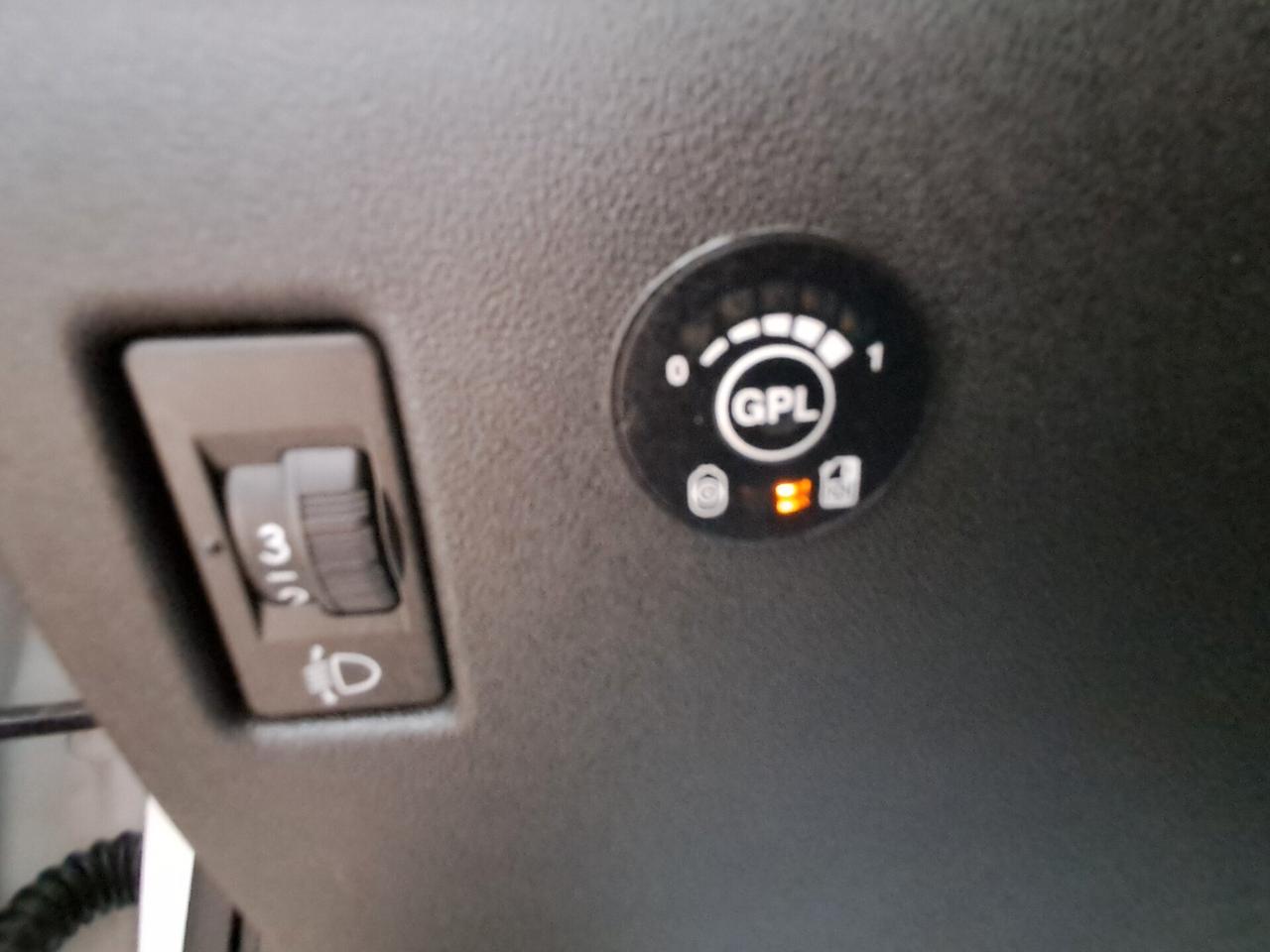 Peugeot 208 PureTech 82 5p. GPL Allure(Motore revisionato)