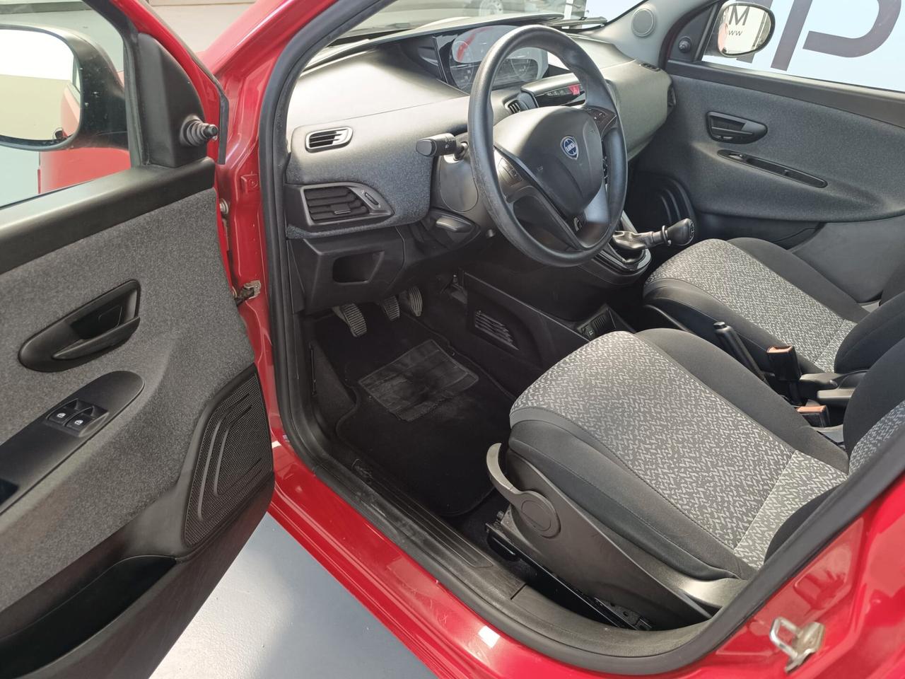 Lancia Ypsilon 1.2 69 CV 5 porte GPL Ecochic Gold