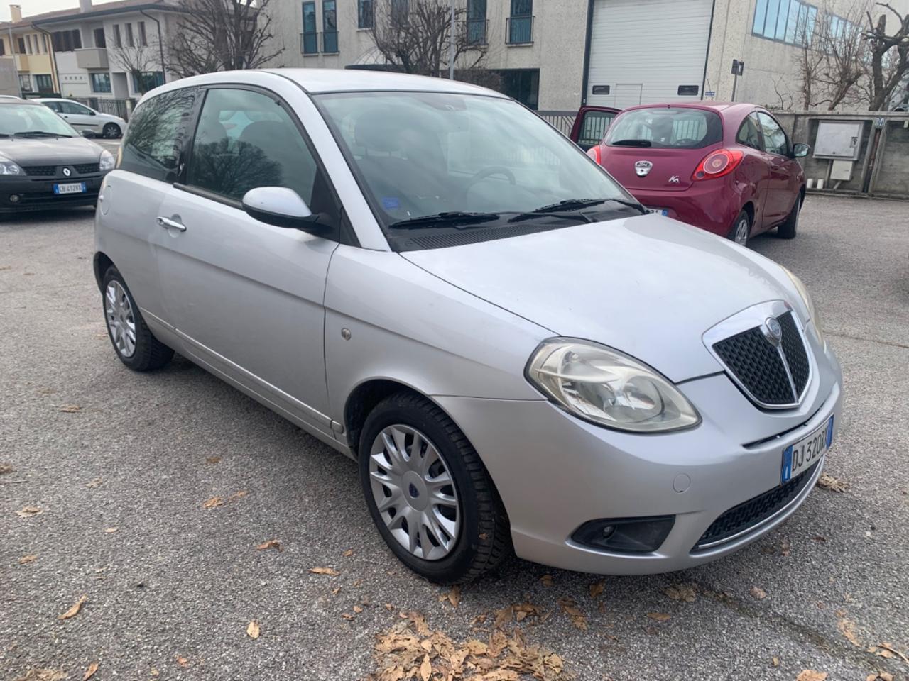Lancia Ypsilon 1.2 Argento