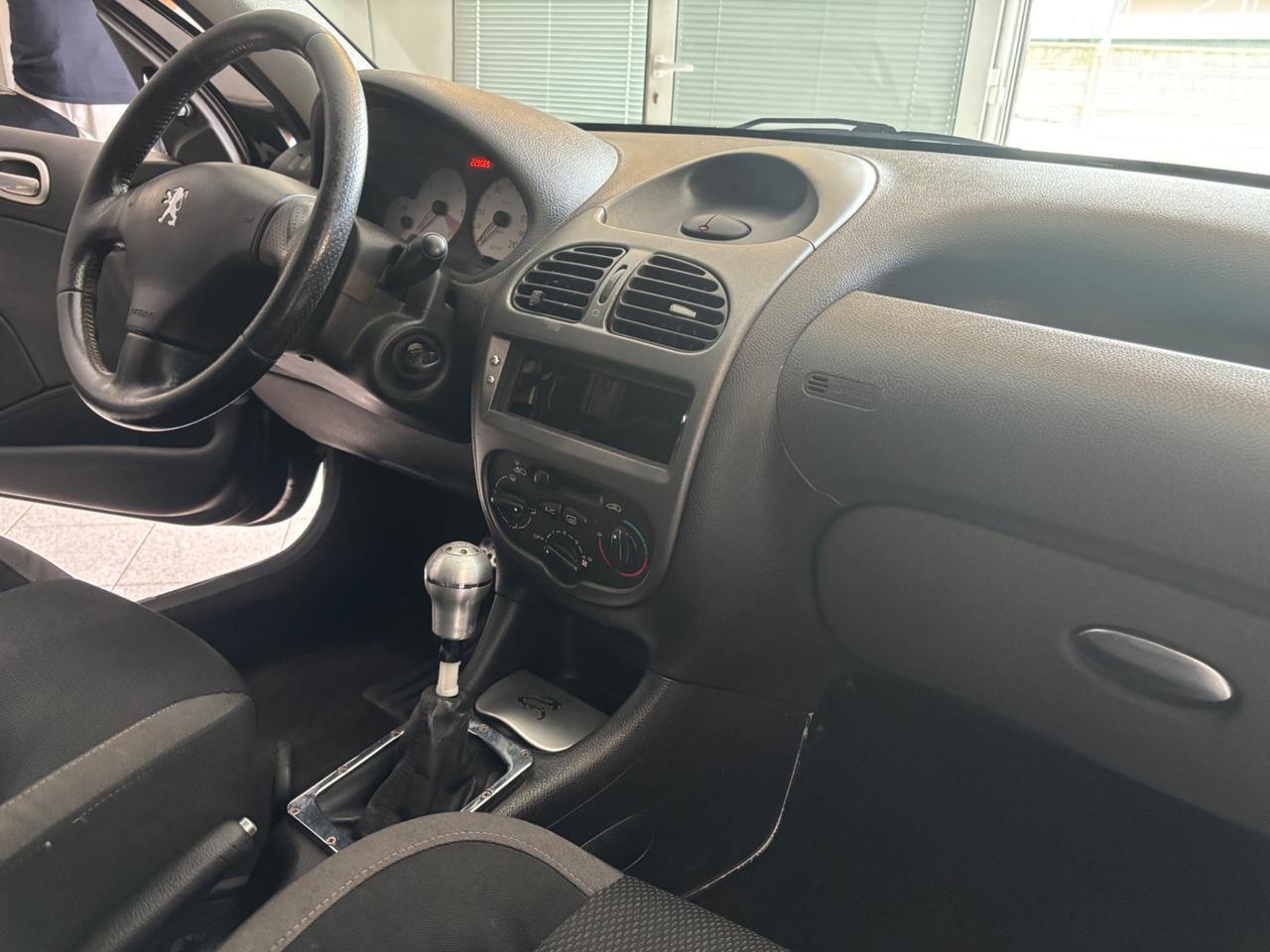 Peugeot 206 1.4 HDi 3p. Enfant Terrible