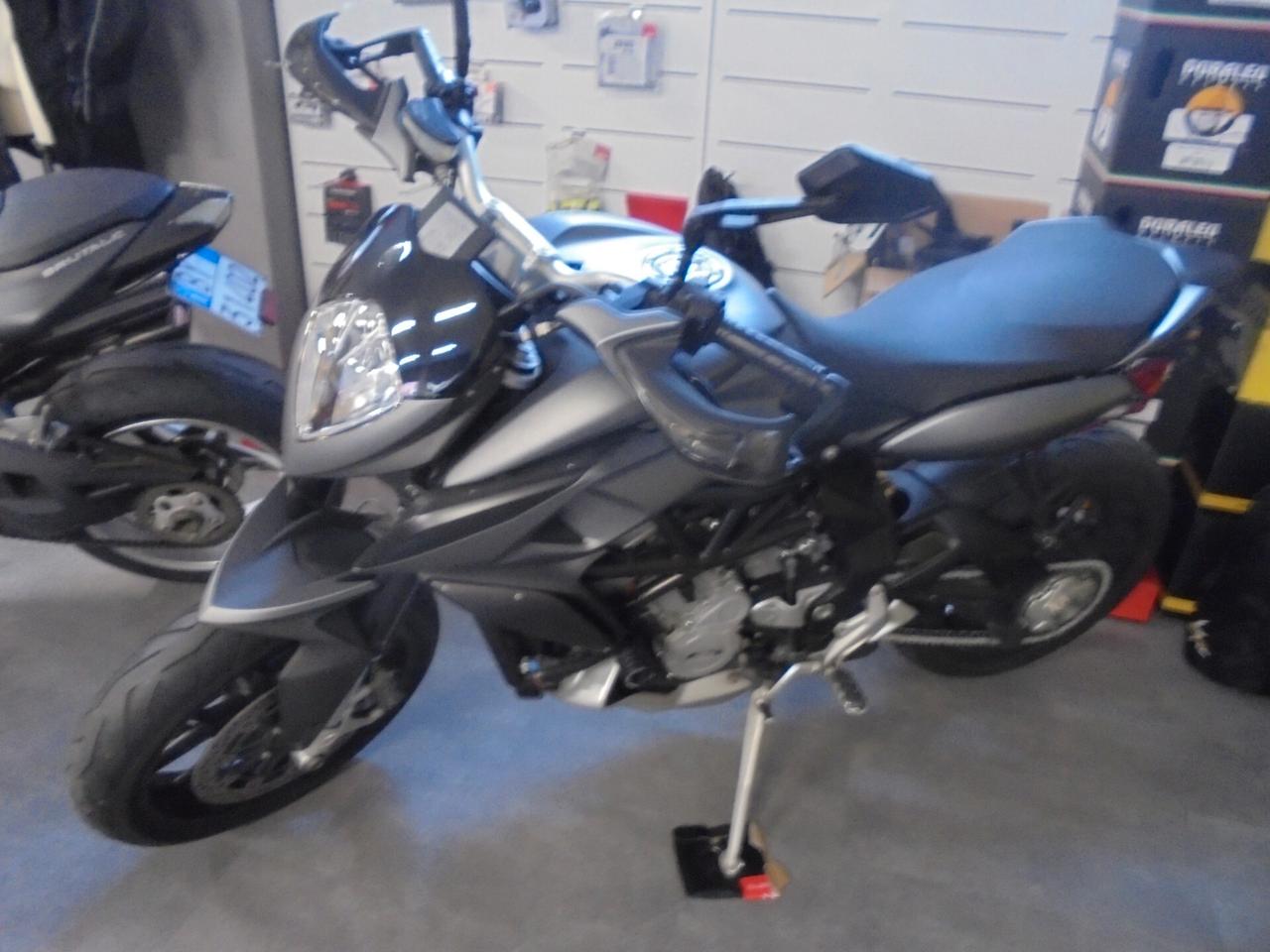 Mv Agusta Rivale 800