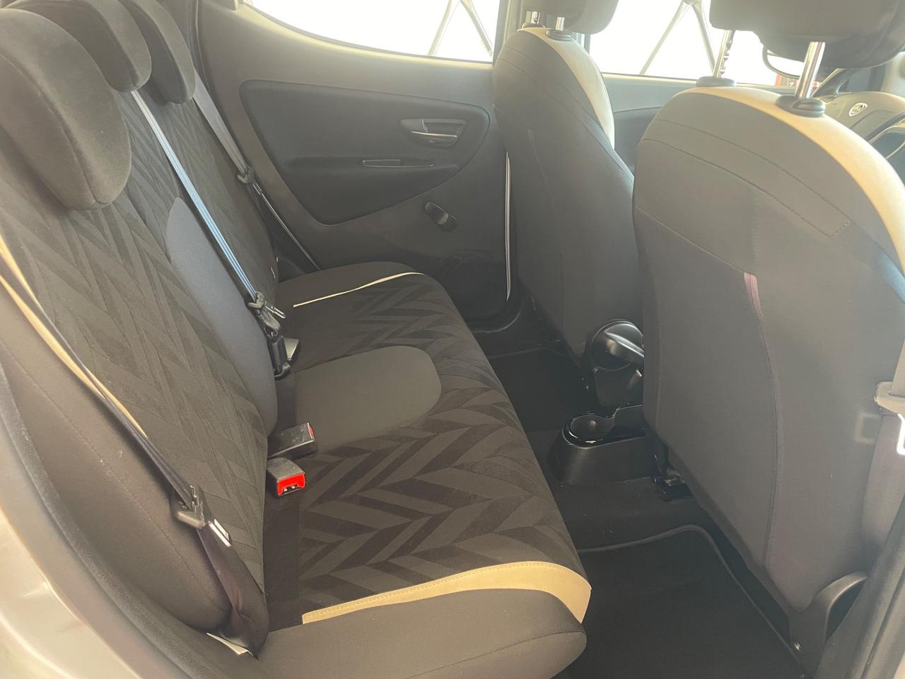 Lancia Ypsilon 1.2 69 CV 5 porte Silver