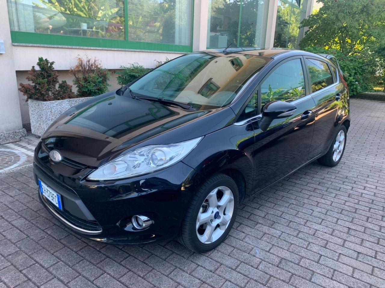 Ford Fiesta 1.4 TDCi 70CV 5 porte Titanium