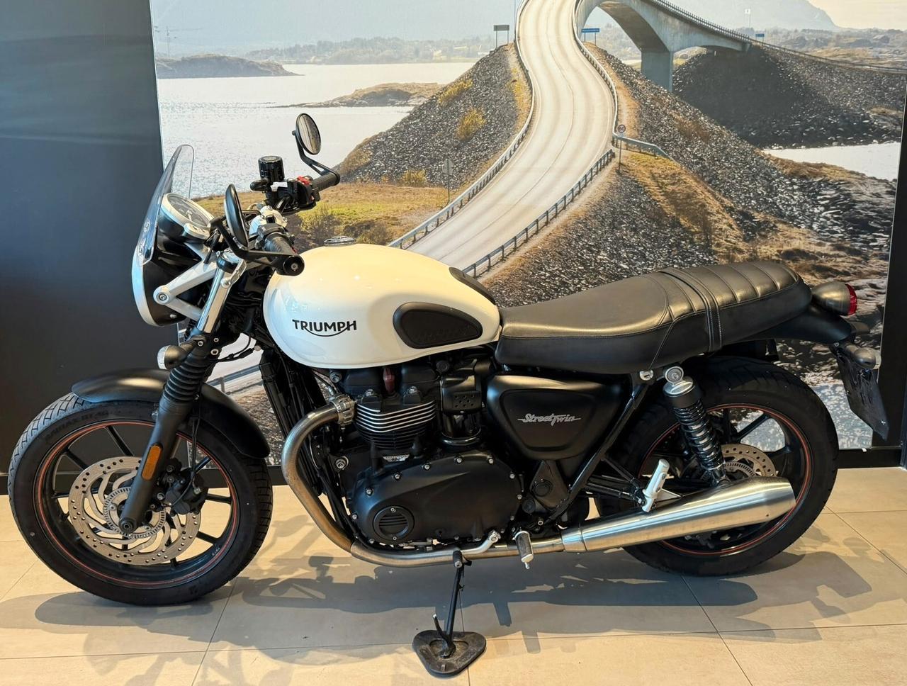 Triumph Street Twin