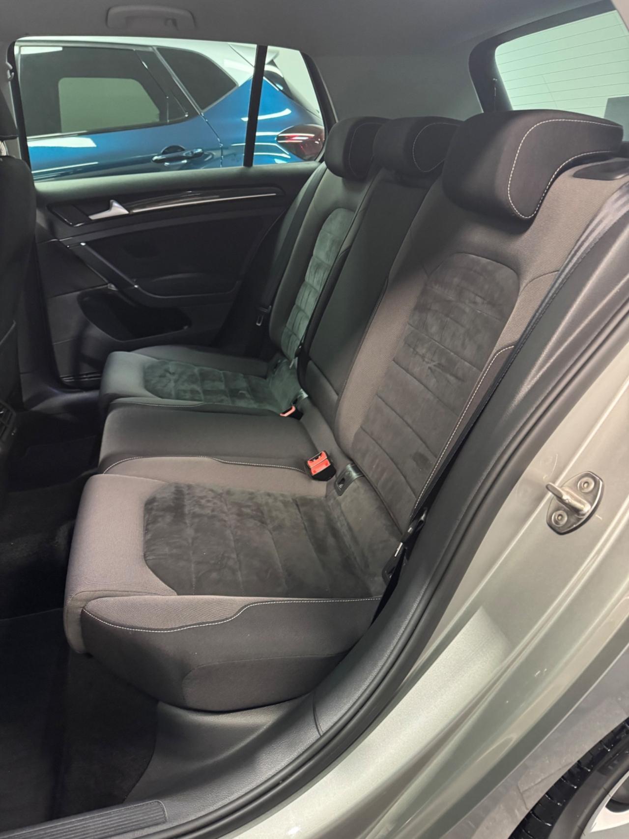 VOLKSWAGEN GOLF 1.6 TDI DSG HIGHLINE