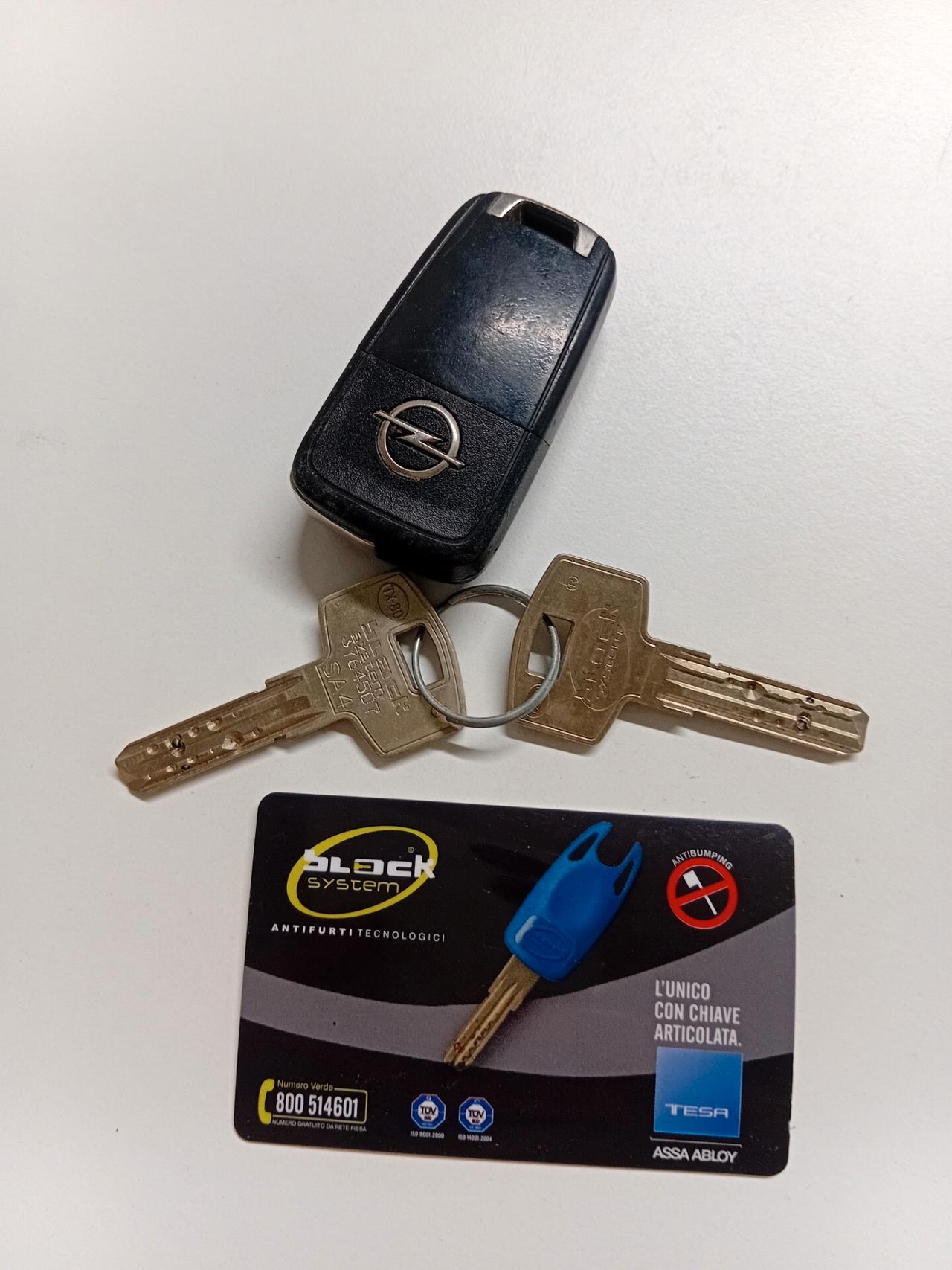 Opel Adam 1.4 White/Black SCATTANTE E DIVERTENTE