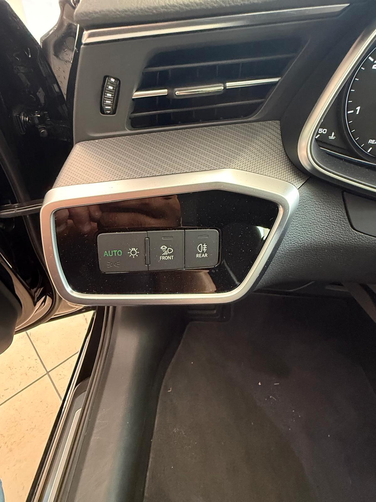 Audi A4 Avant 40 TDI quattro S tronic Business Advanced