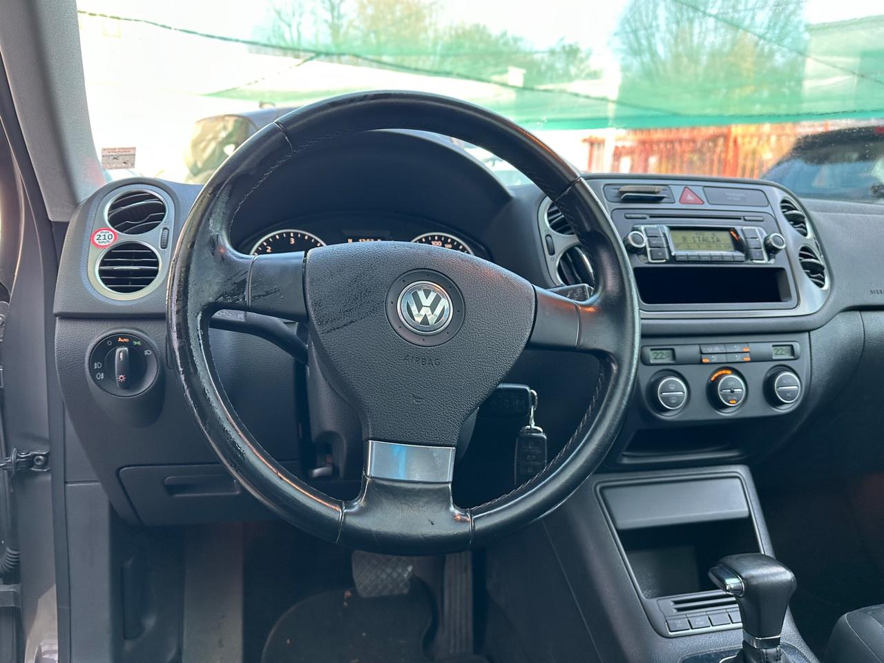 Volkswagen Tiguan 2.0 TDI DPF 4MOTION tiptronic Sport & Style