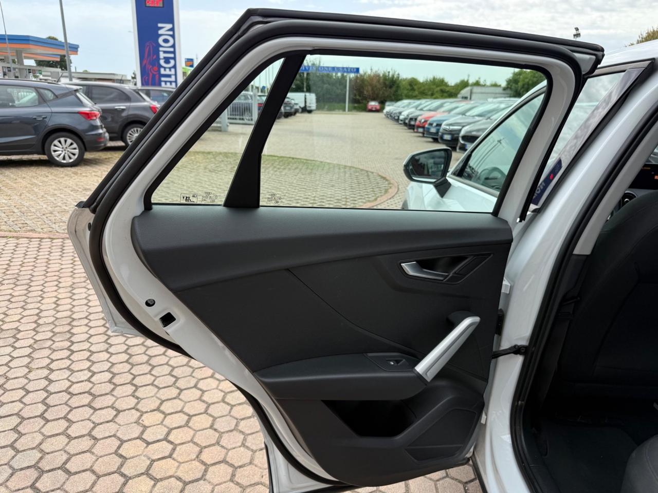 Audi Q2 35 TDI quattro S tronic Business