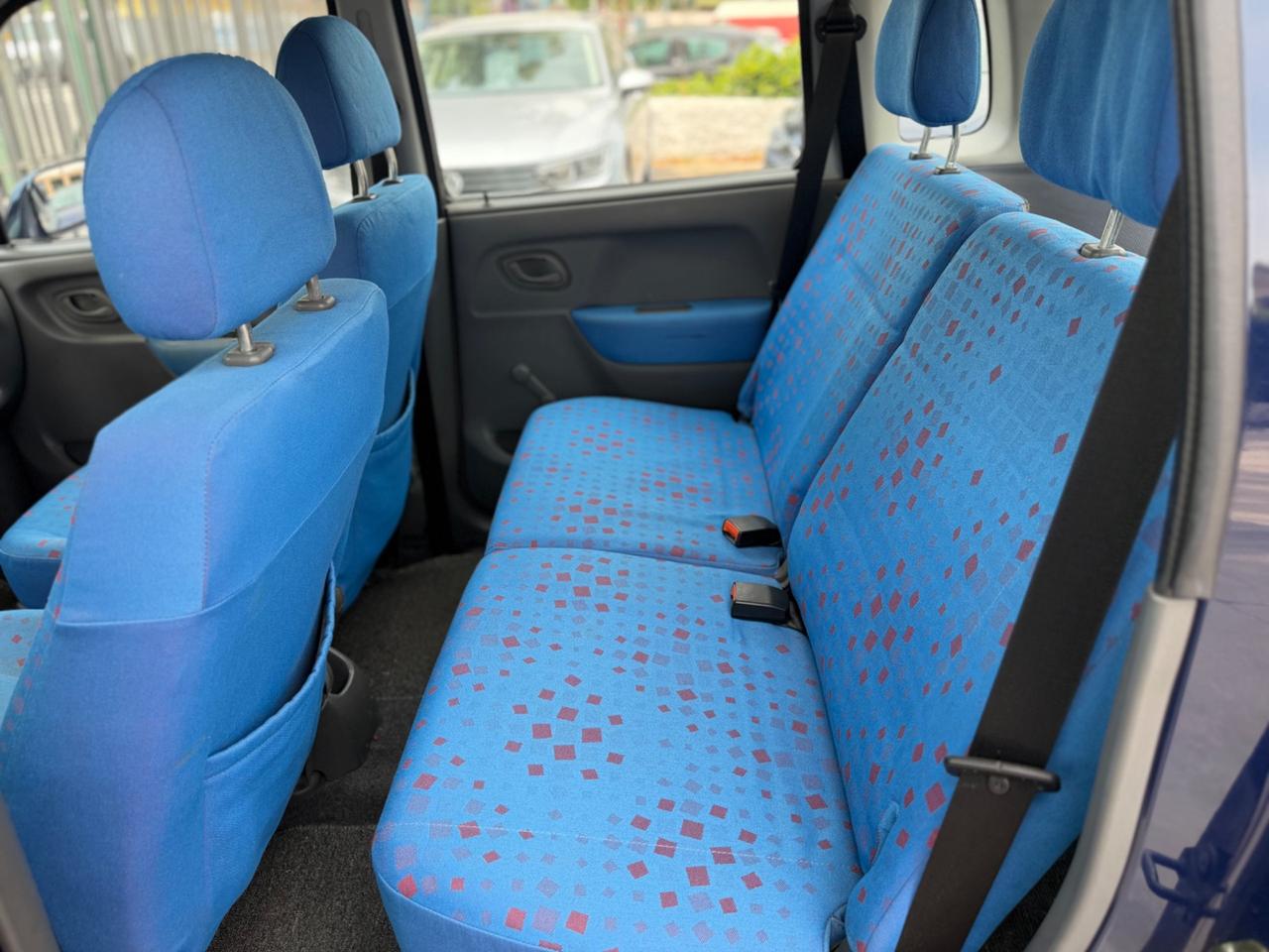 Opel Agila 1.2 16V Color Edition