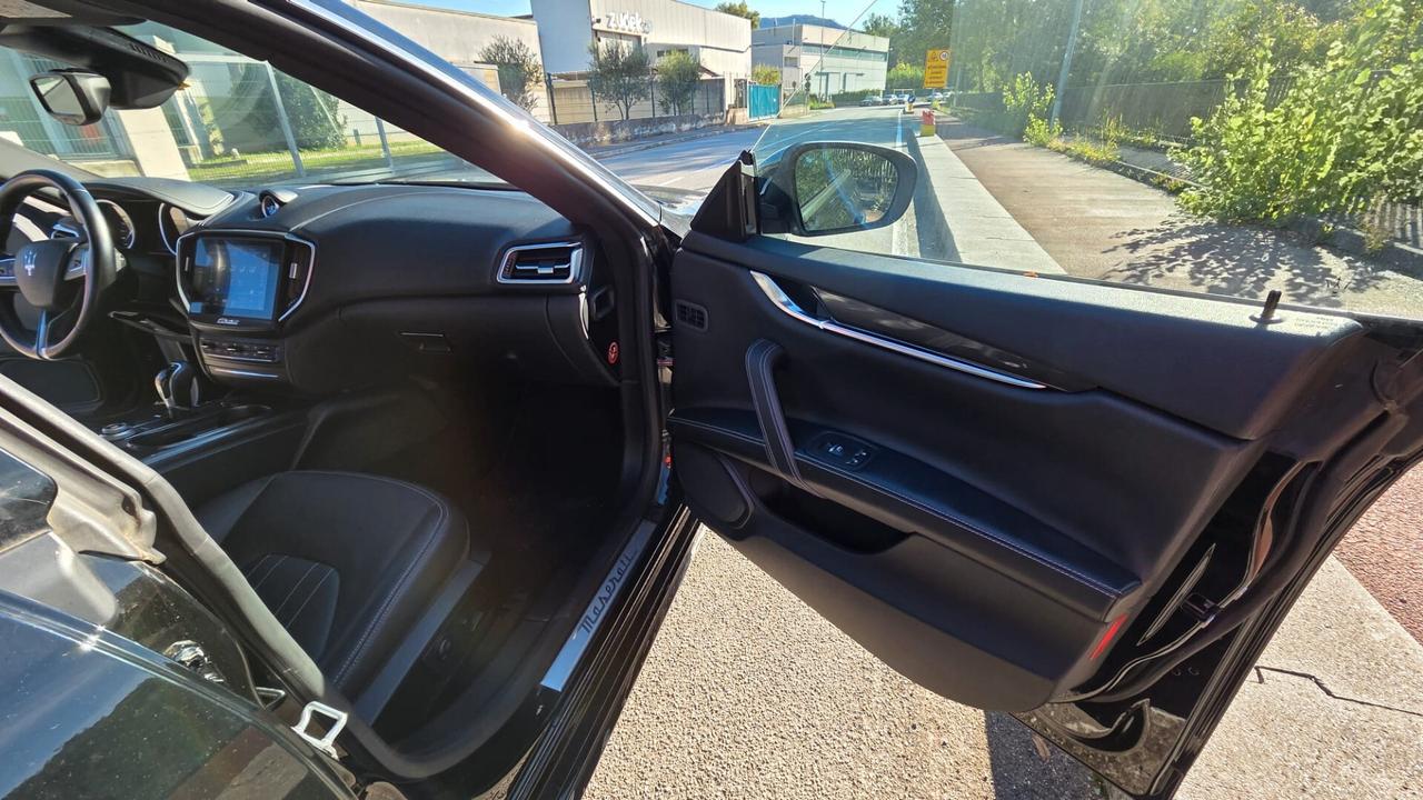 Maserati Ghibli V6 Diesel 275 CV Nerissimo Edition