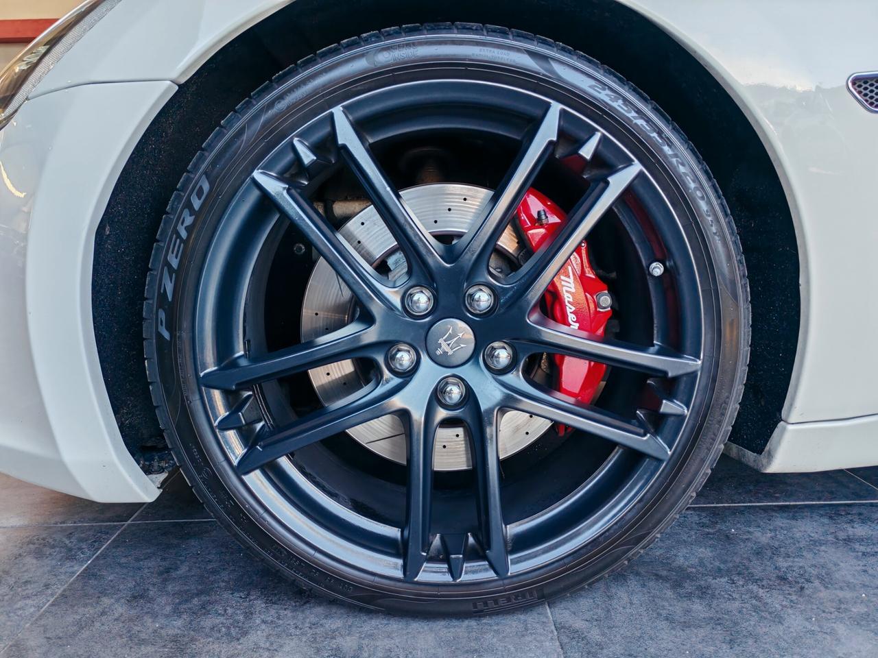 Maserati GranTurismo 4.7 V8 Sport MC-Line