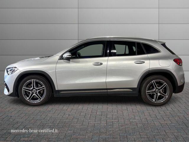 MERCEDES-BENZ GLA 180 d Automatic Premium