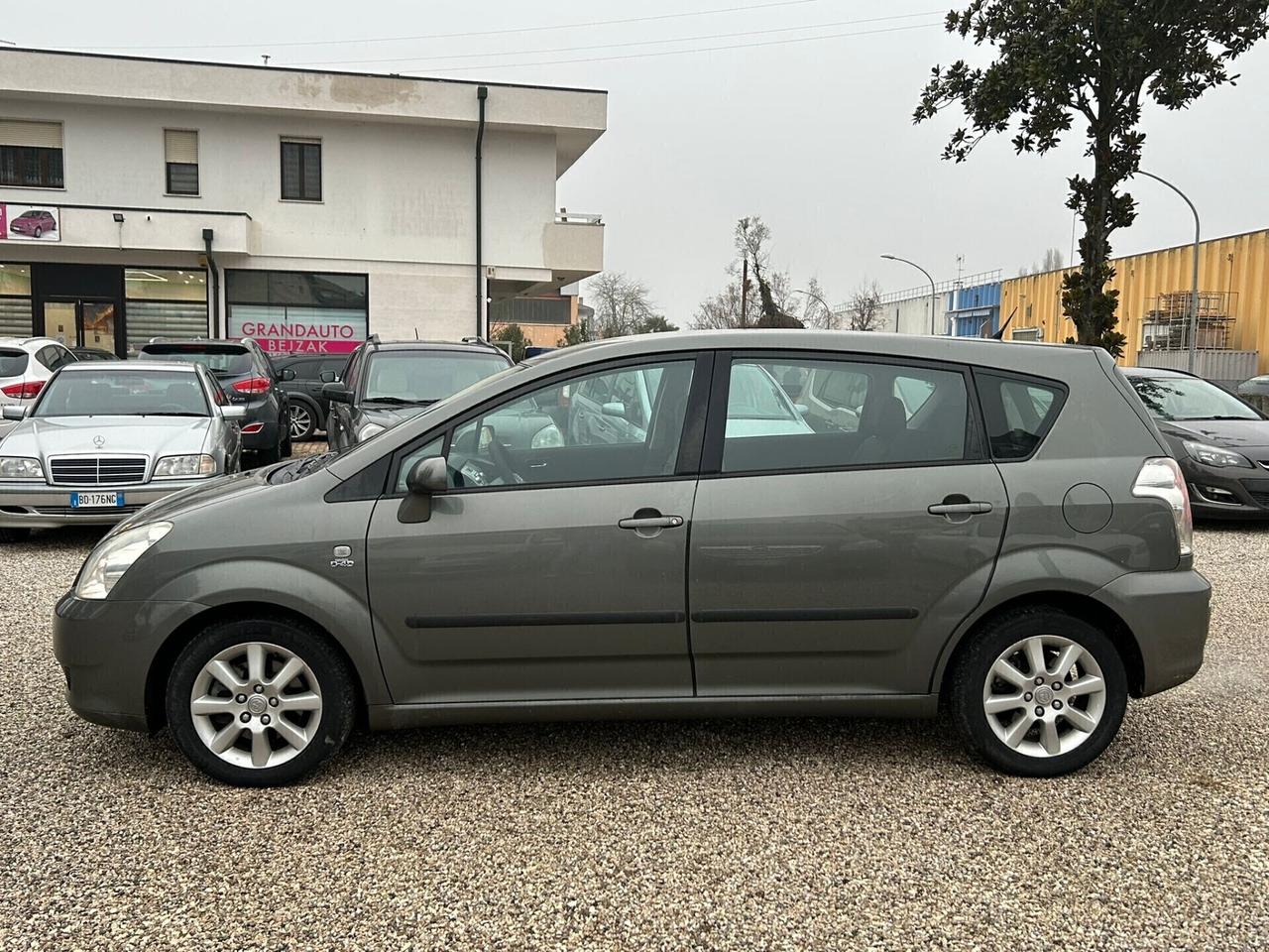 Toyota Corolla 2.0 16V D-4D 5 porte Sol