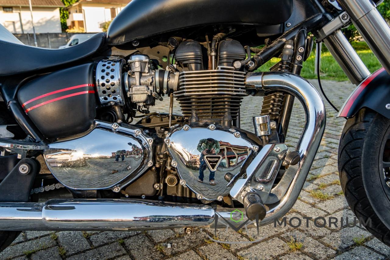 TRIUMPH America 900