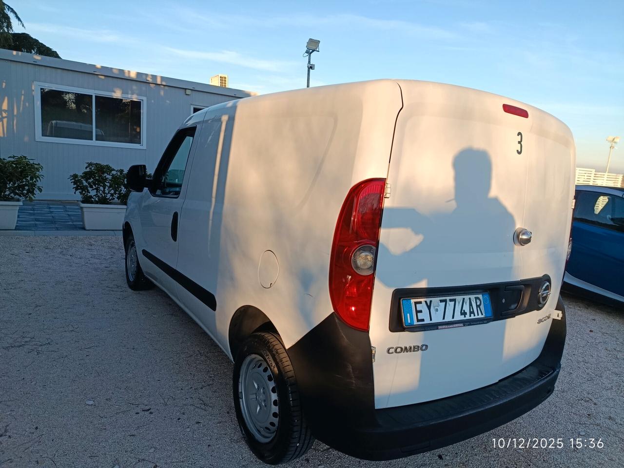 Opel Combo 1.3 CDTi 90CV PL-TN Blitz N1