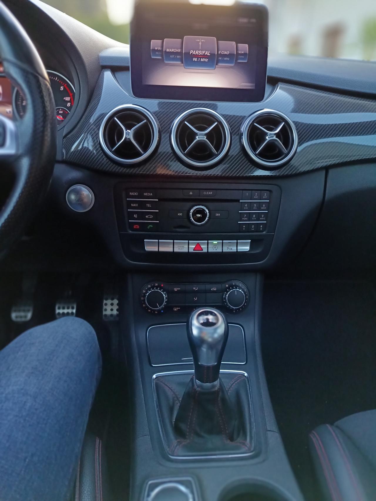 MERCEDES-BENZ B 180 D Sport AMG