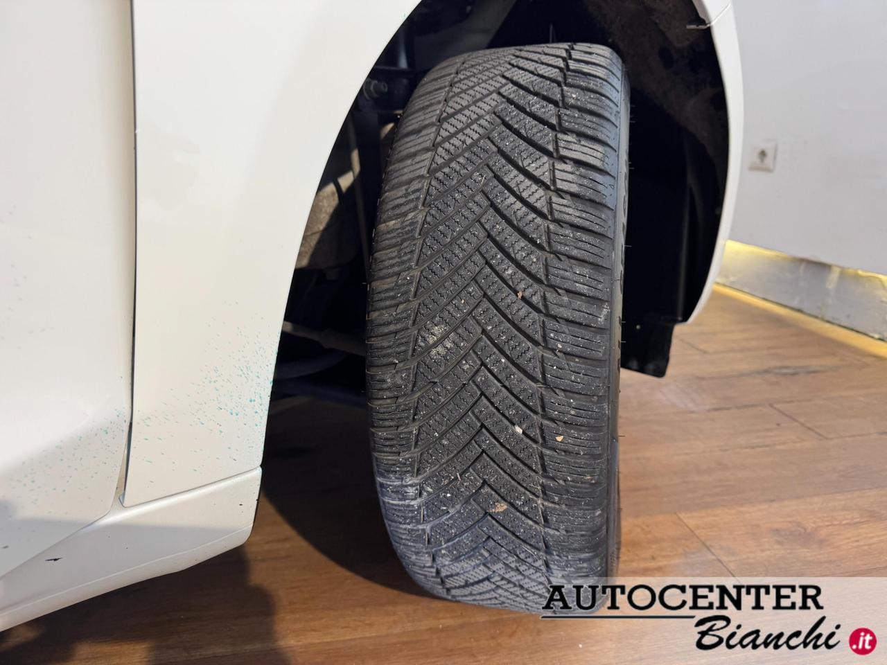 Lancia Ypsilon 5 Porte Ypsilon 1.0 firefly hybrid Gold s&s 70cv