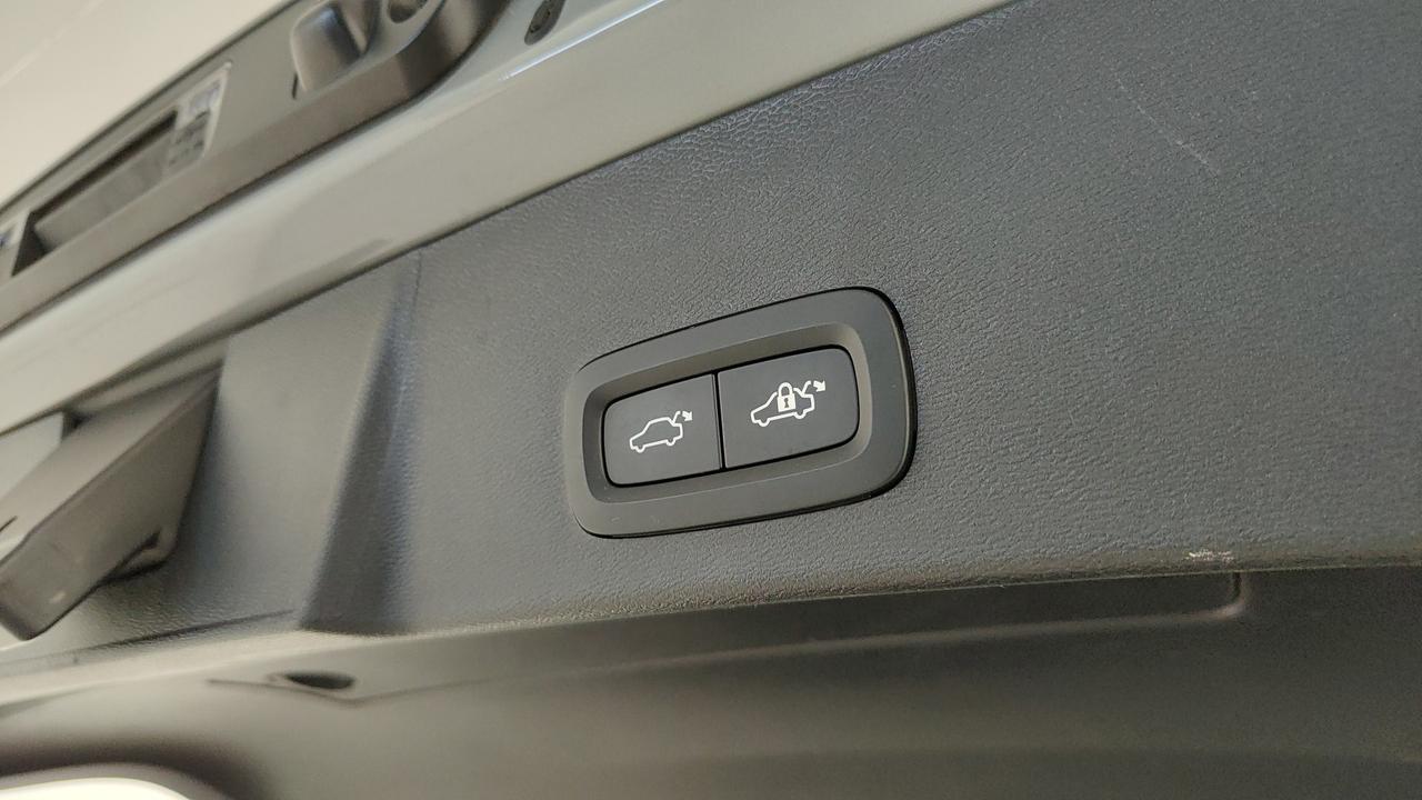 VOLVO XC40 2.0 b3 Core auto