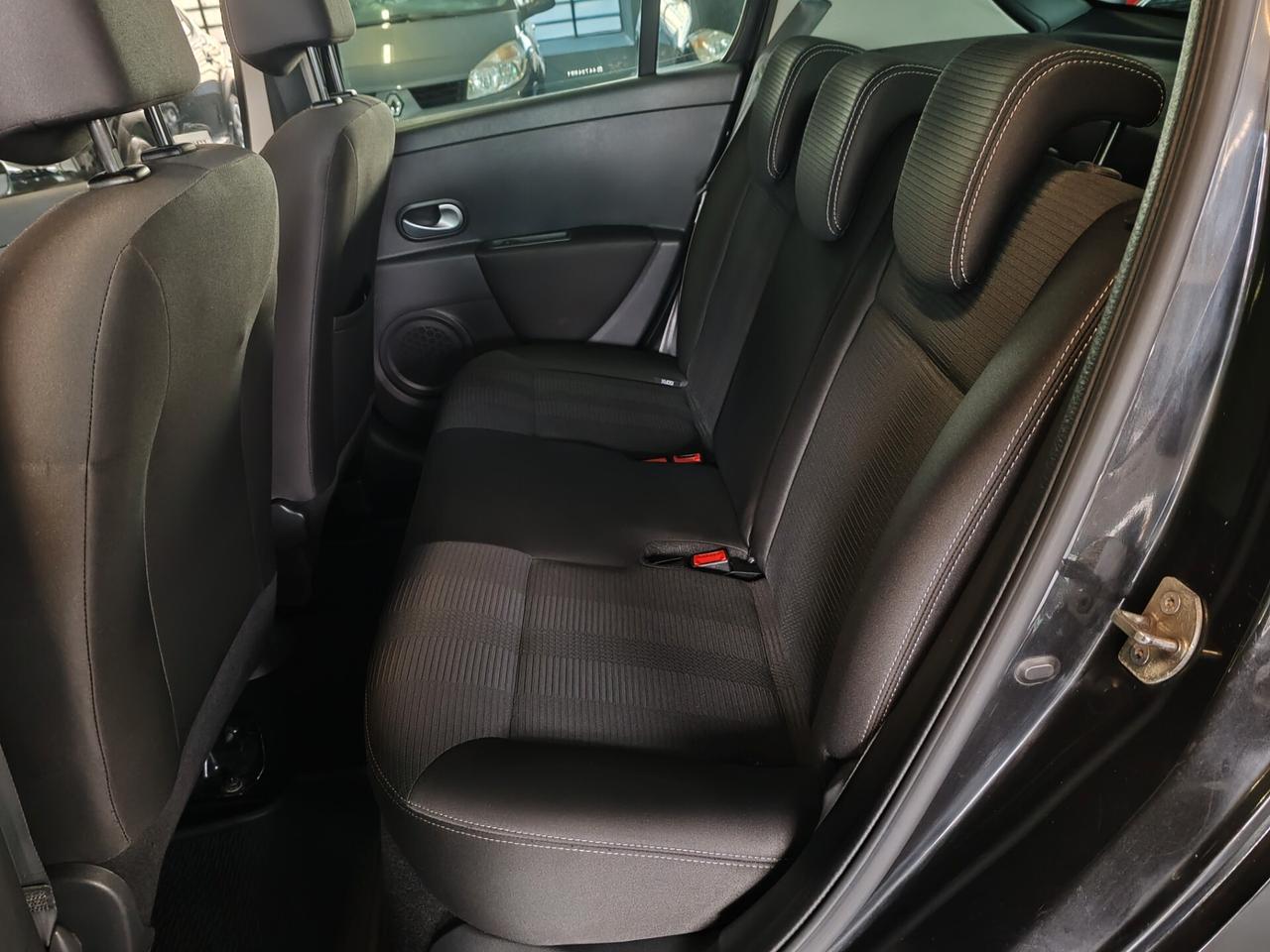 Renault Clio 1.2 16V 3 porte Luxe