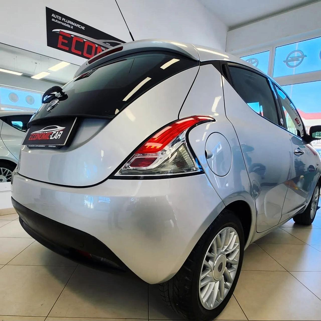 Lancia Ypsilon 1.2 69 CV 5 porte GPL Ecochic Silver km 123.000